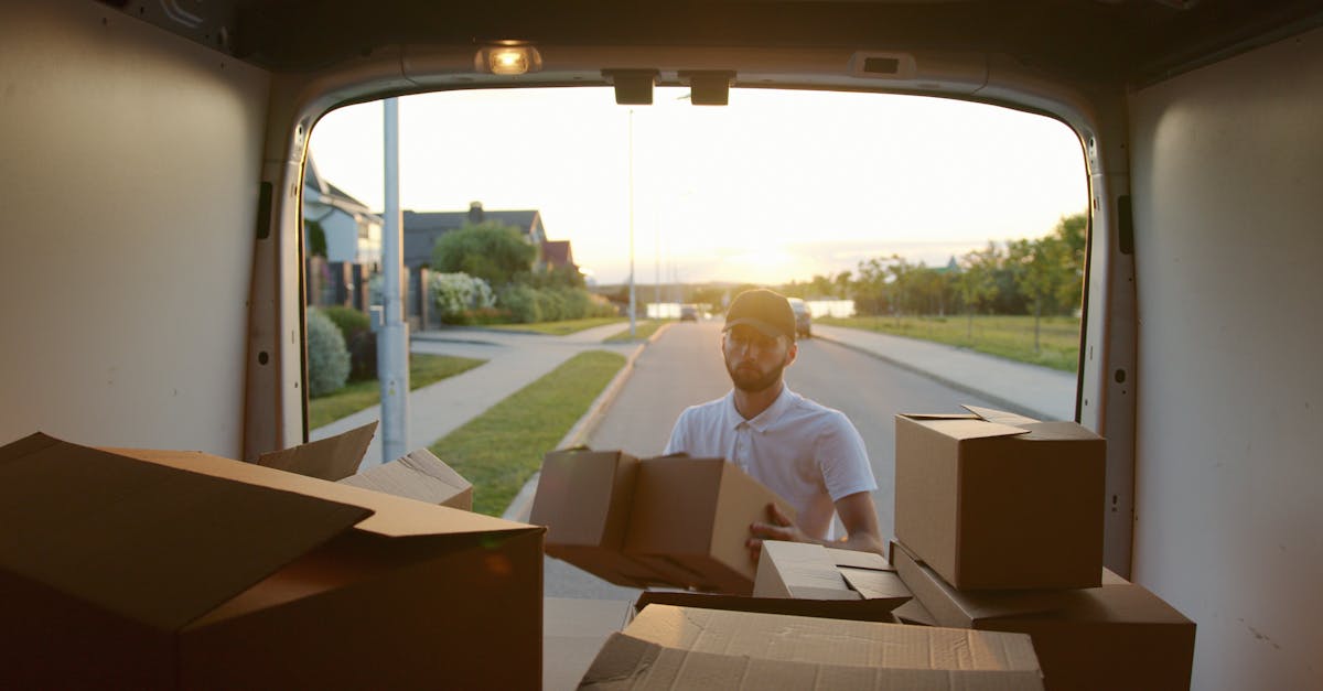 5 Benefits of Using a 2 Man Courier Service